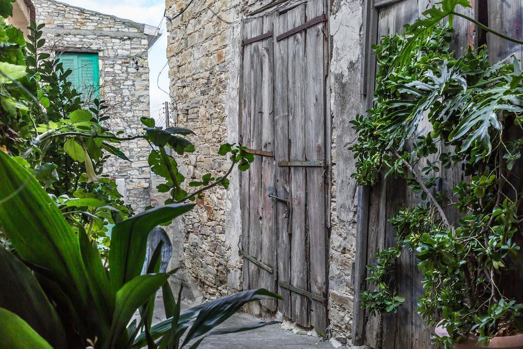Redblue Door Two Traditional Listed Houses Pano Lefkara Eksteriør billede